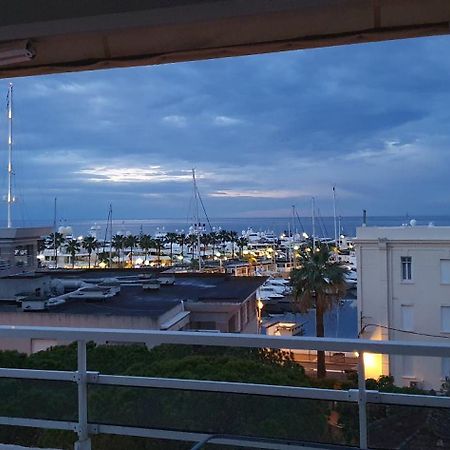 Standing Vue Mer Entre Cannes Et Antibes Golfe-Juan Exteriér fotografie