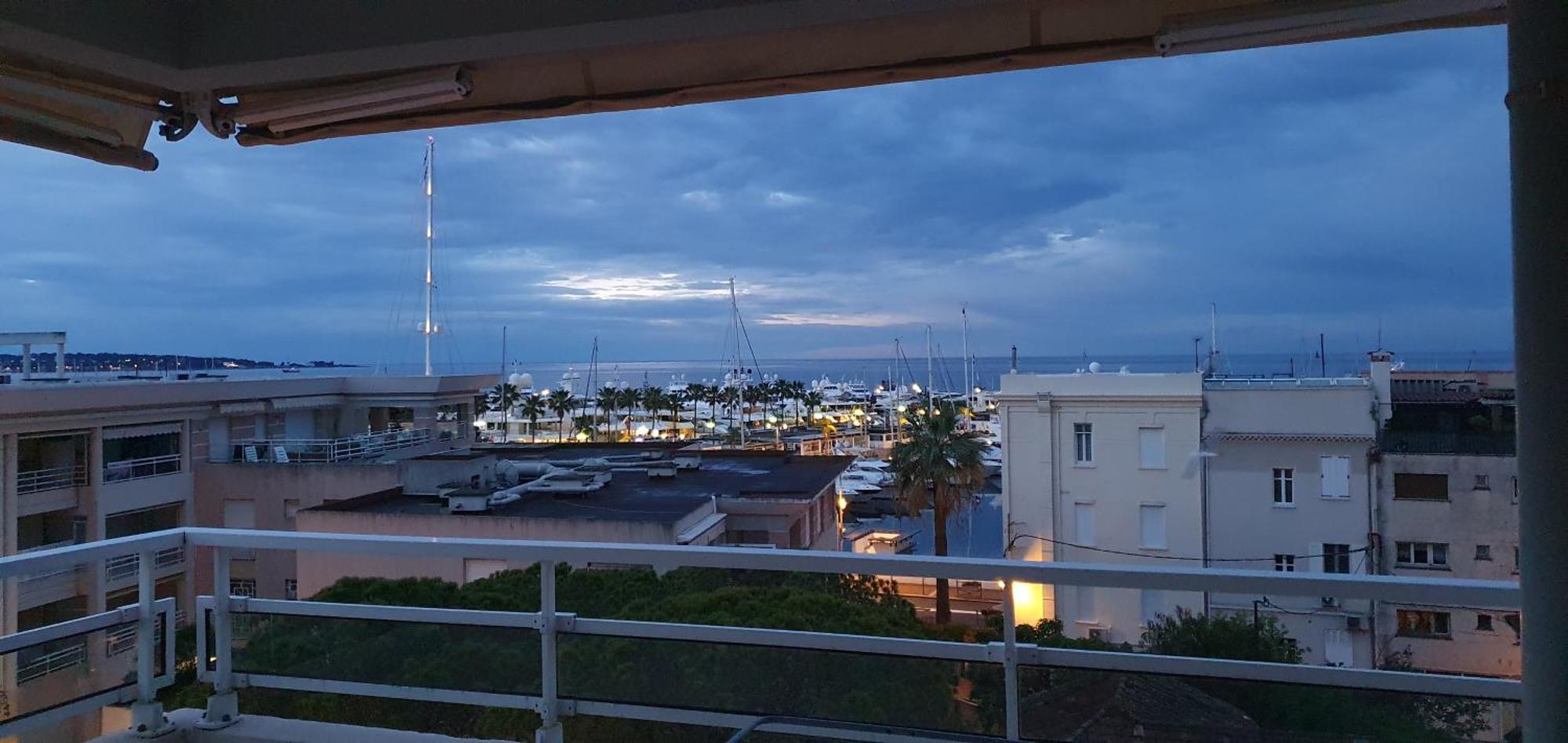 Standing Vue Mer Entre Cannes Et Antibes Golfe-Juan Exteriér fotografie